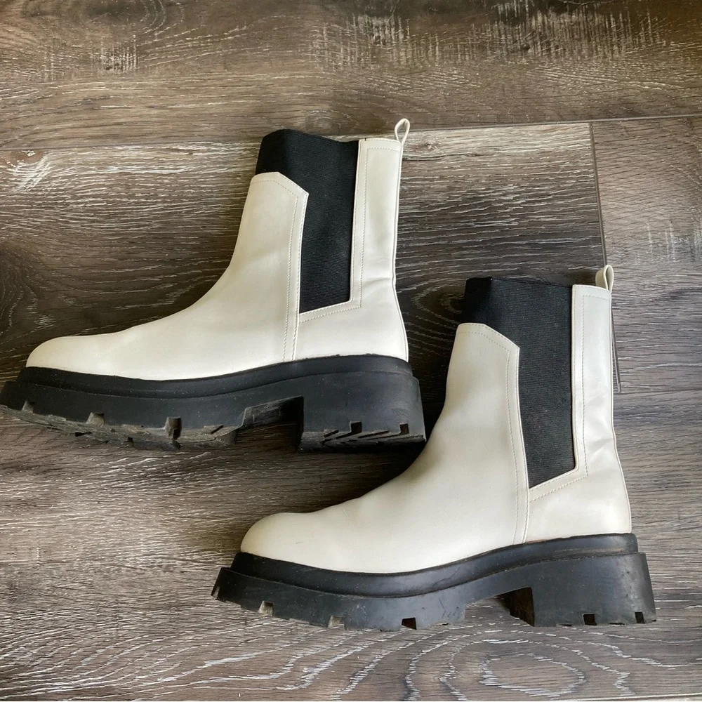 Dolce Vita Brody Chunky Chelsea Boot Size 10